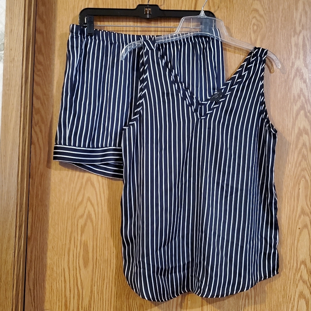 Ann Taylor sleepwear set - Picture 2 of 11